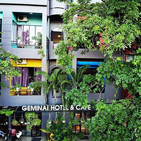 Geminai Hotel & Cafe Донг Хой Екстериор снимка
