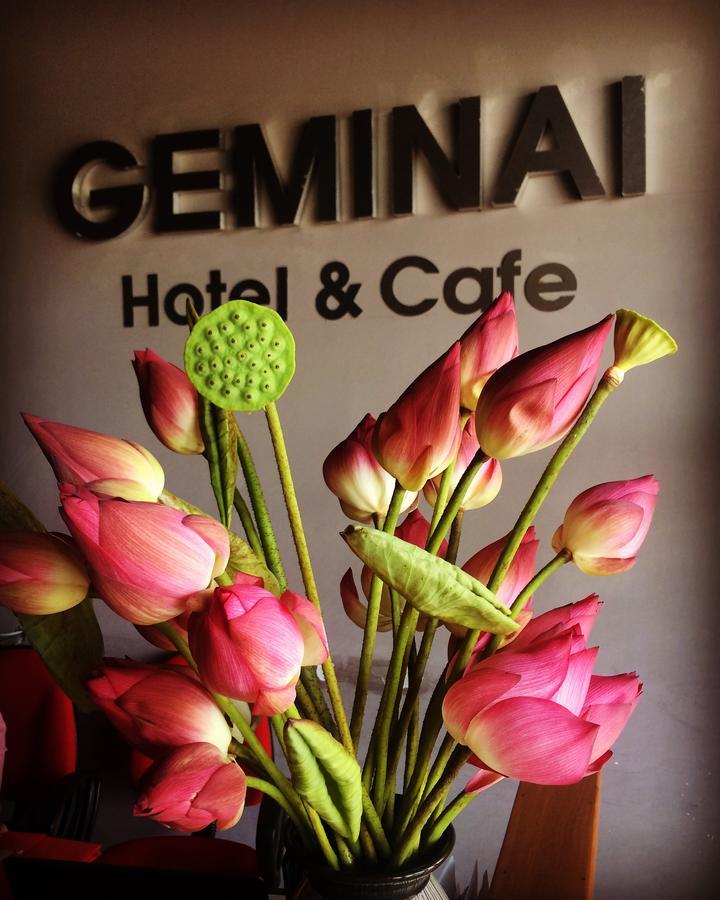 Geminai Hotel & Cafe Донг Хой Екстериор снимка