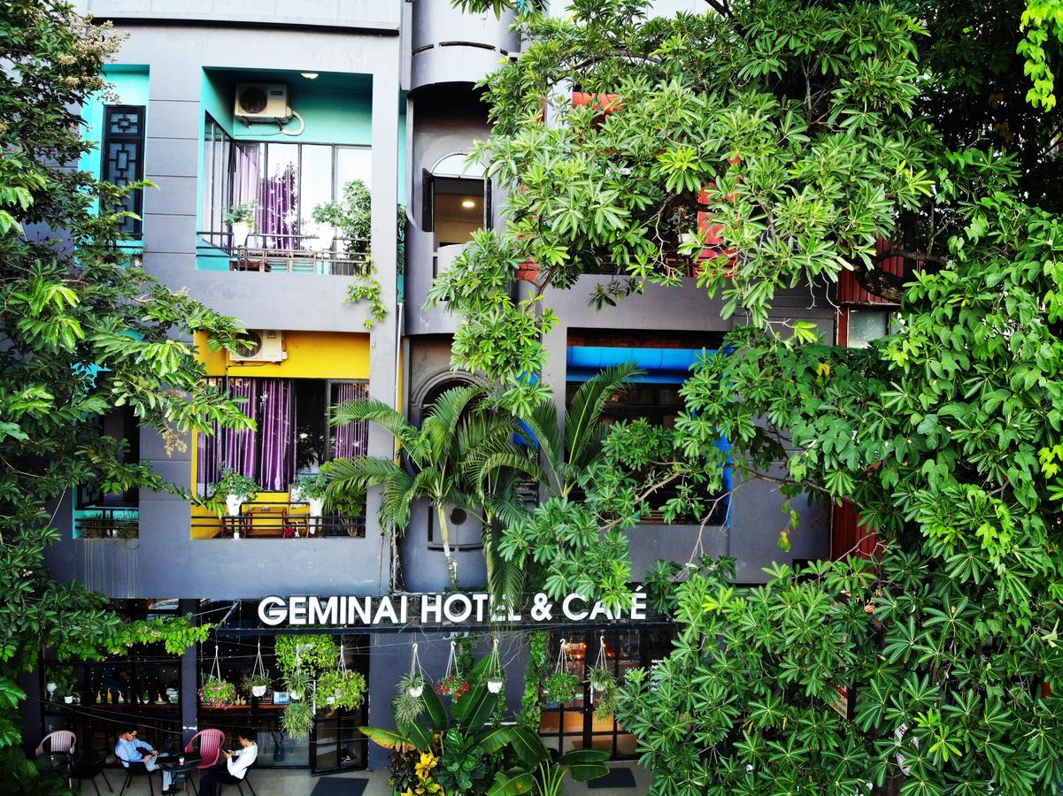 Geminai Hotel & Cafe Донг Хой Екстериор снимка